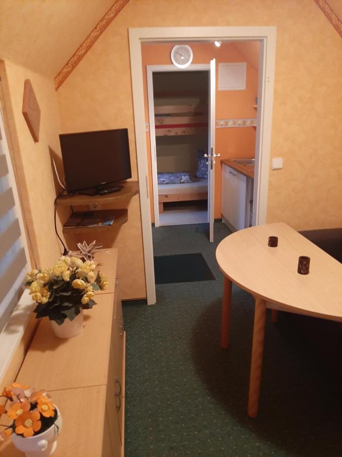 Ferienunterkuenfte Wesenberg Apartment ภายนอก รูปภาพ